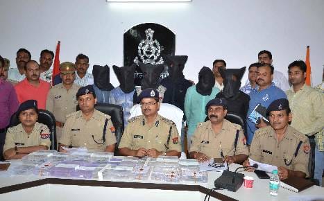 Seven arrested including robbers' robbers, six cases open