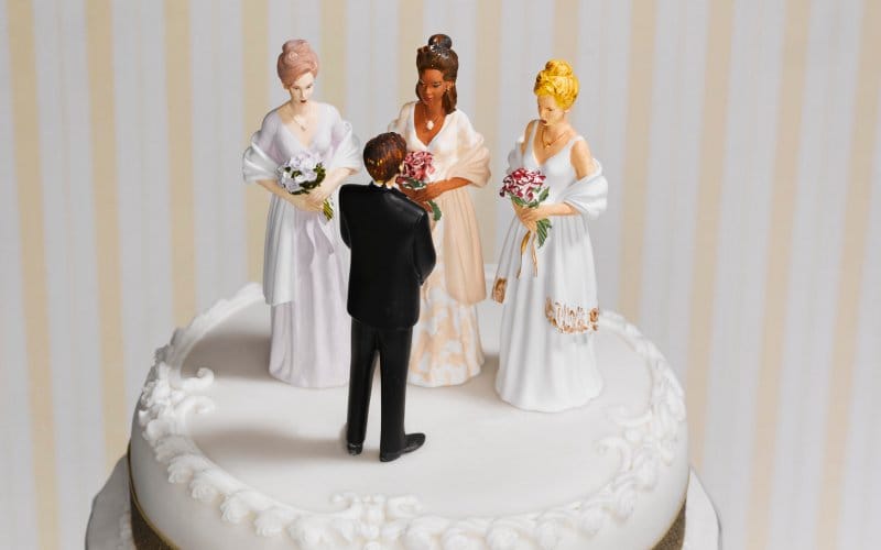 a man made three marriages without divorce, wives raised a ruckus