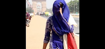 heat in Delhi, temperature crossed 34