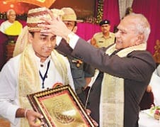 writer CL Saini rajyapal se sammanit