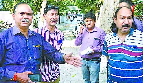 Attack on electricity checking team, made mortgage