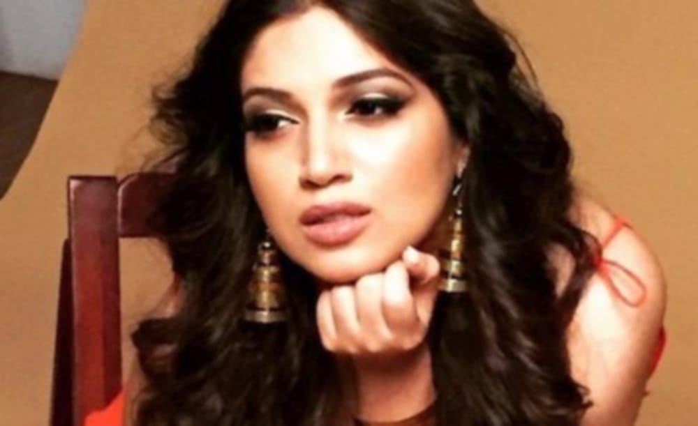 Bollywood actress bhumi Pednekar reached Rishikesh for shooting 