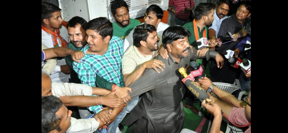 mcd election, List of candidates, arguments, Sloganeering in delhi bjp office