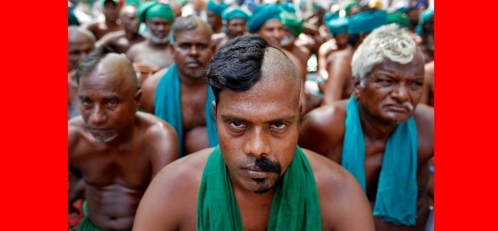 Tamil Nadu farmers protesting at Jantar Mantar joined by farmers from other states go half bald