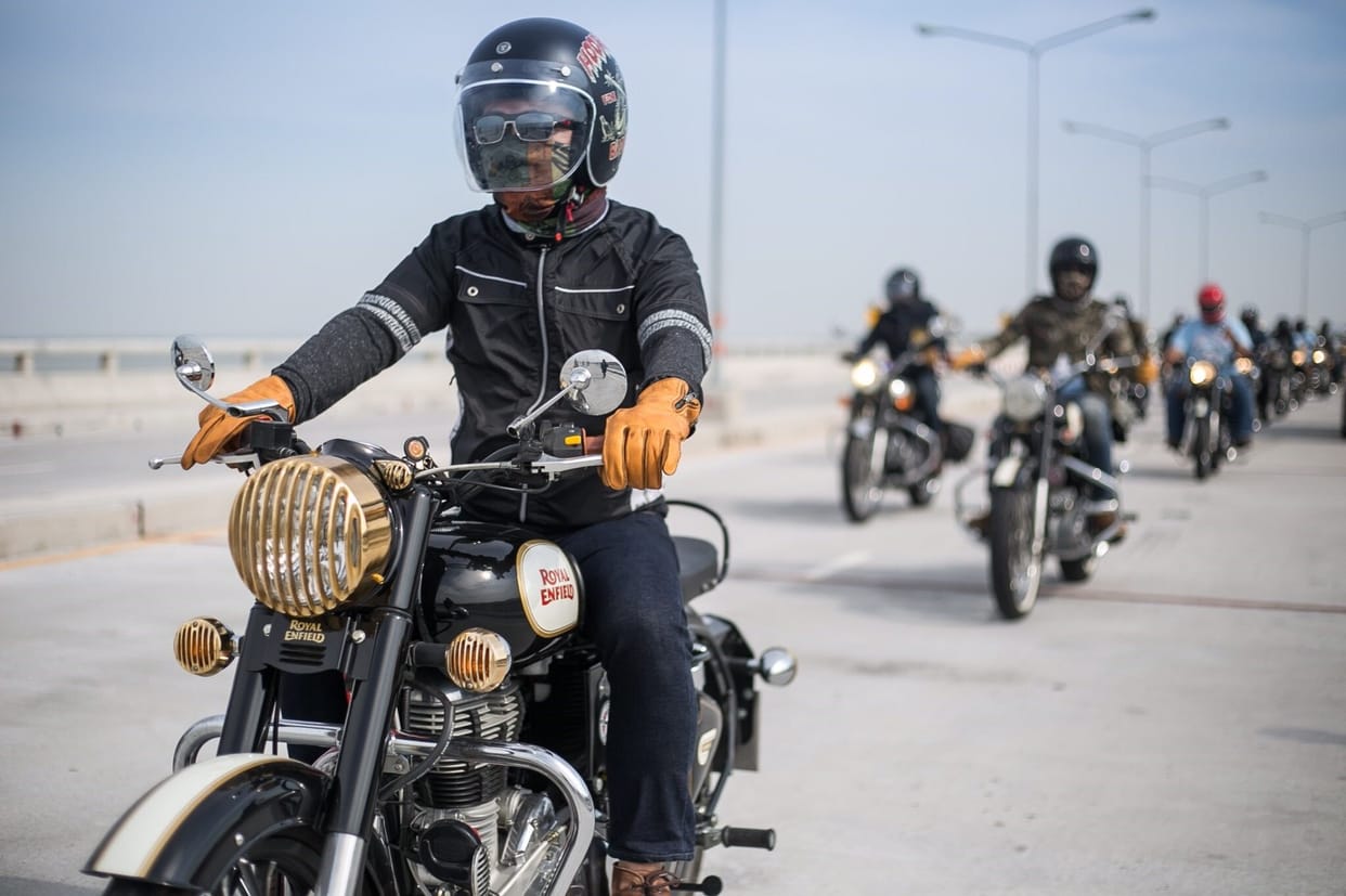 28 two-wheeler riders died daily on Indian roads in 2016 for not wearing helmets
