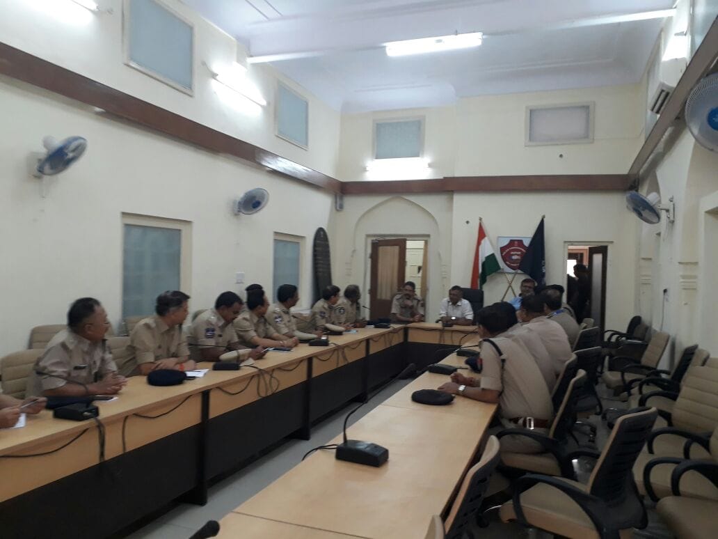 an other state ips officer reach at jaipur police commishnerete
