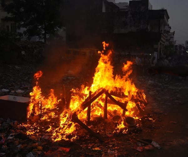 A liquor shop set fired in Lucknow.