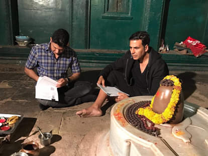 Akshay Kumar and Bhushan Kumar sign Mogul in front of Lord Shiva