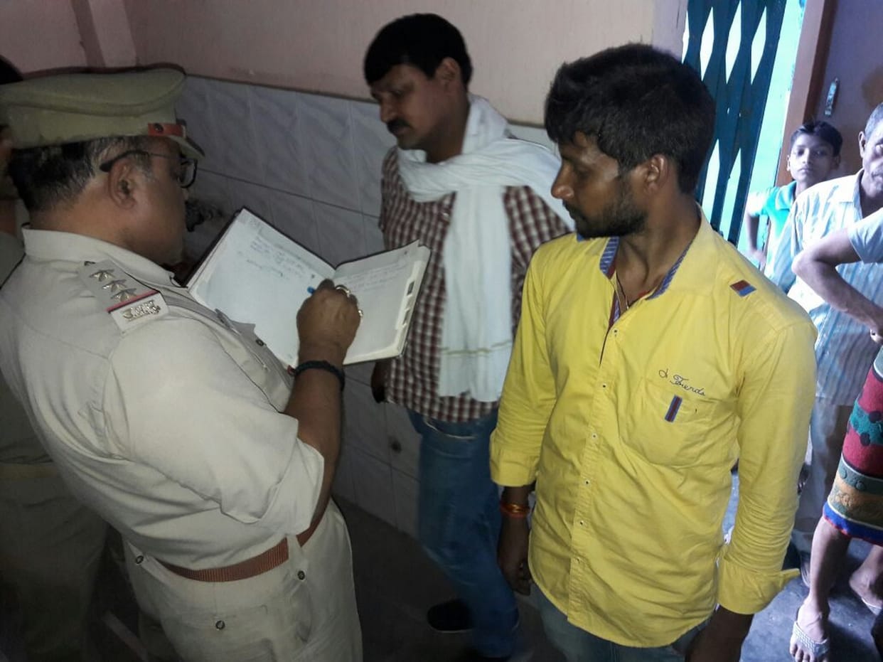 a buisness man from murderd in mughal sarai, 17 kg silver stolen