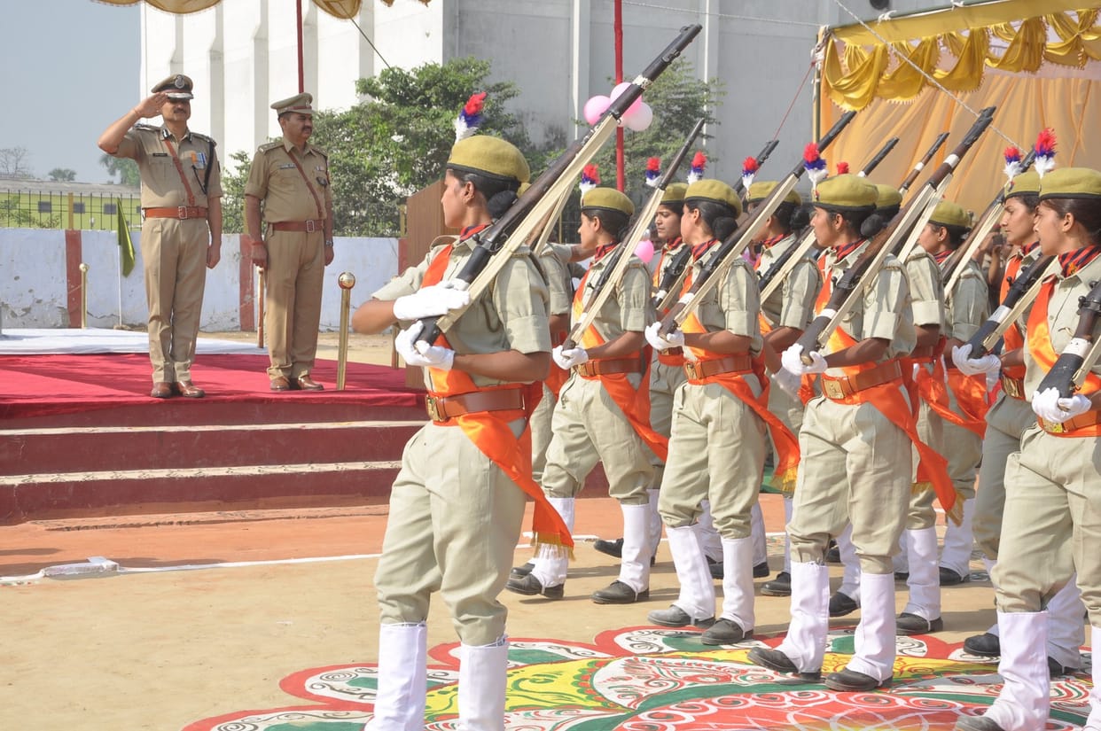 passing out pared in police line