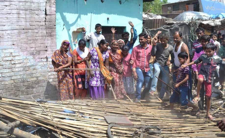 liquor shops protest in Kanpur