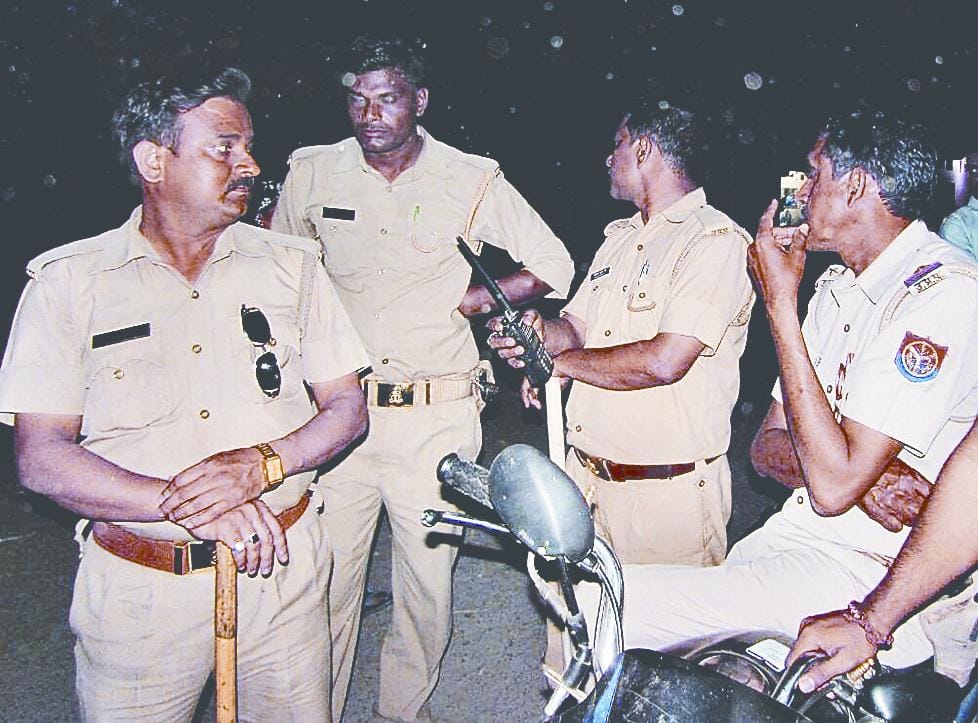Ruckus to shift tranformers, two injured