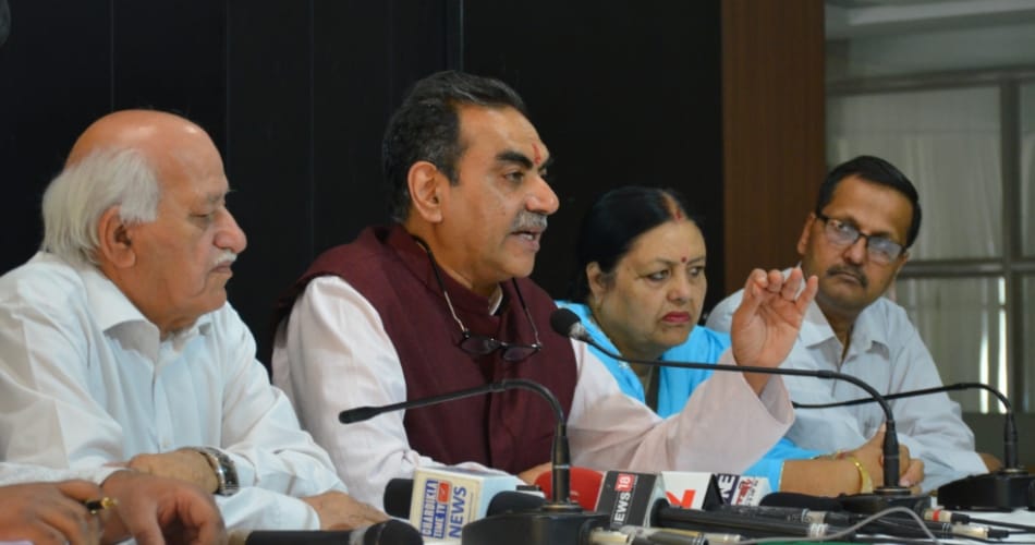 Discussion on the development of Chandigarh in Delhi