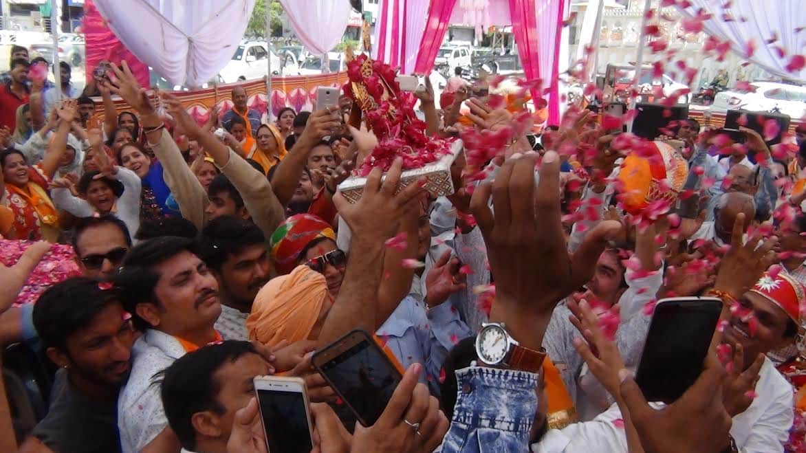 Lord came out of the temple