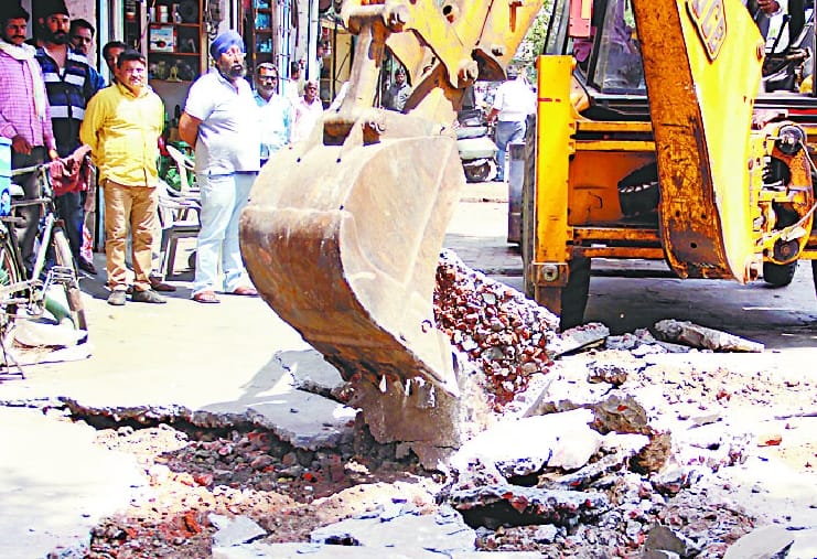 Benders under pressure of traders