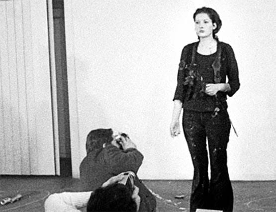 artist stood still for 6 hour to let people to what they wanted to her body