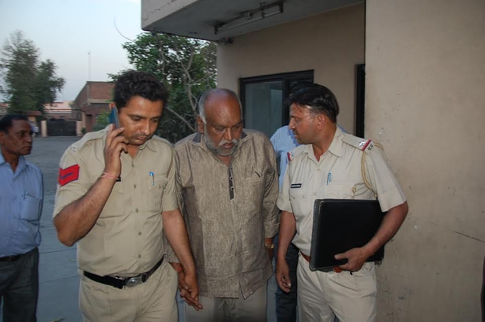 Suspended sho asked money from people, haryana news