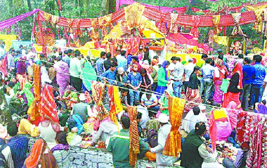 Thousands of pilgrims saw the mother