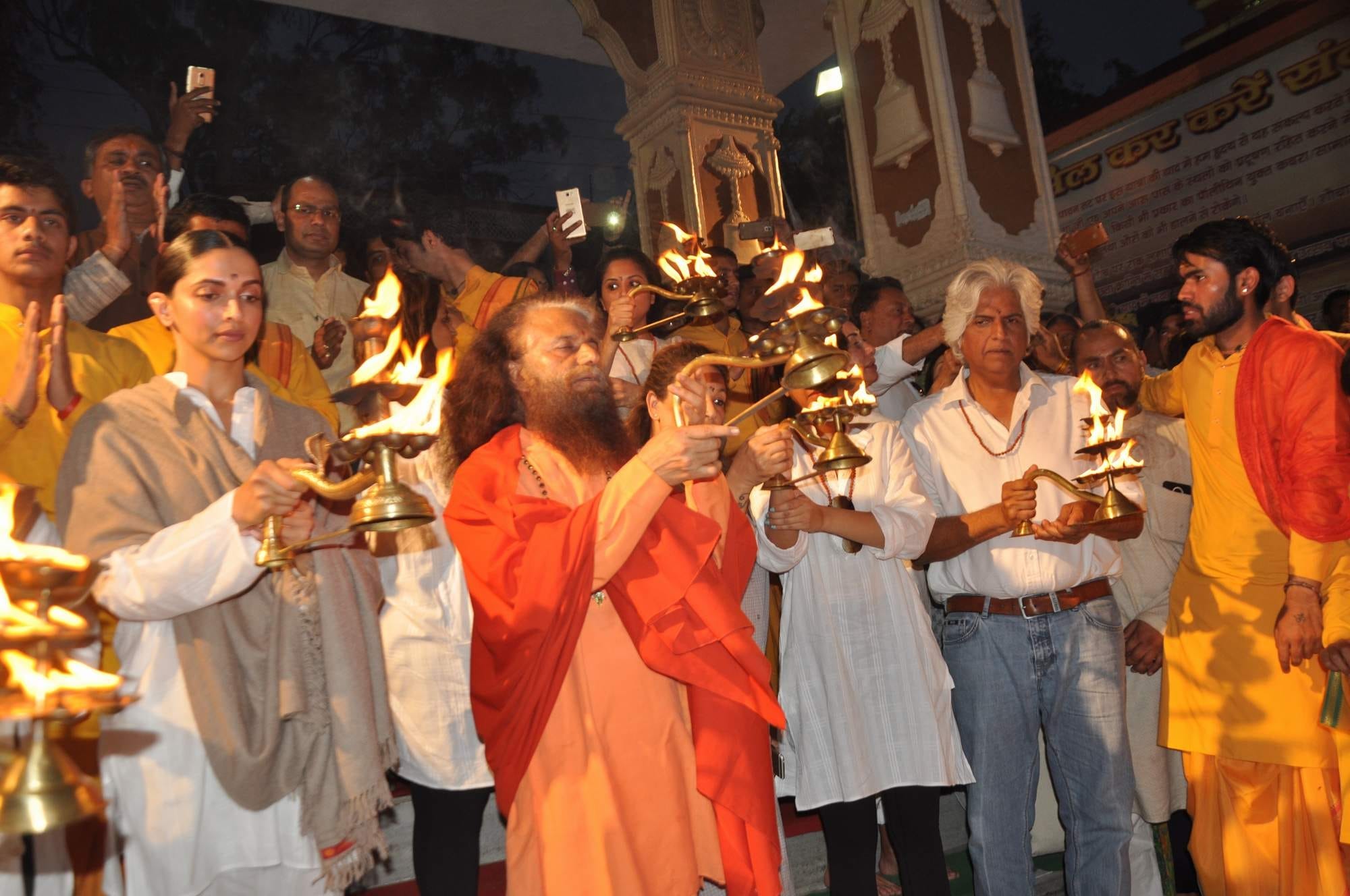deepika padukone in rishikesh