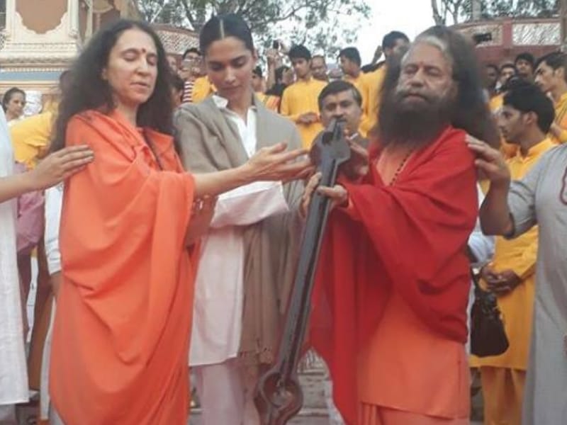deepika padukone in rishikesh