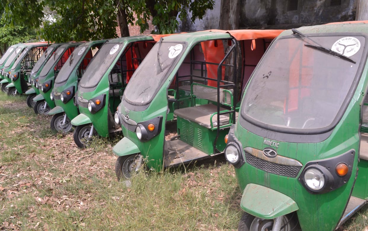 E-rickshaw standing in the stadium facing the plan