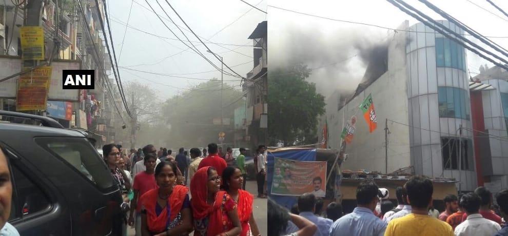 Delhi: Fire breaks out at a godown near Sunlight Colony in Jeevan Nagar
