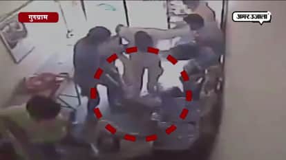 2 women employee foil robbery bid at bank