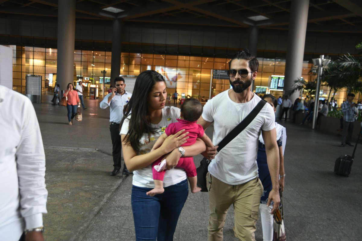 shahid kapoor and meera kapoor snapped with daughter misha at airport