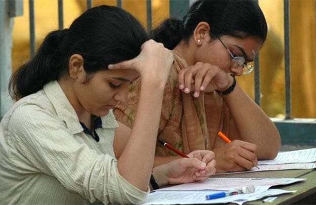du invites application from 10th pass for different post in govt jobs   