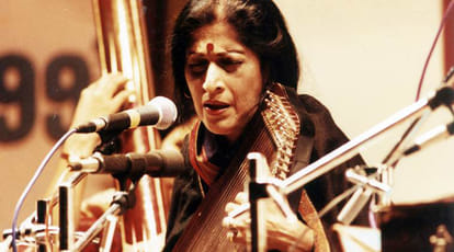 Bollywood singers Lata Mangeshkar, Kailash Kher in deep shock over Kishori Amonkar's demise