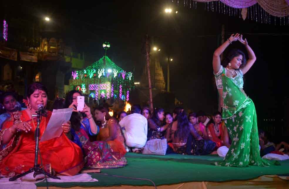 shamshan ghat festival celebrated at kashi