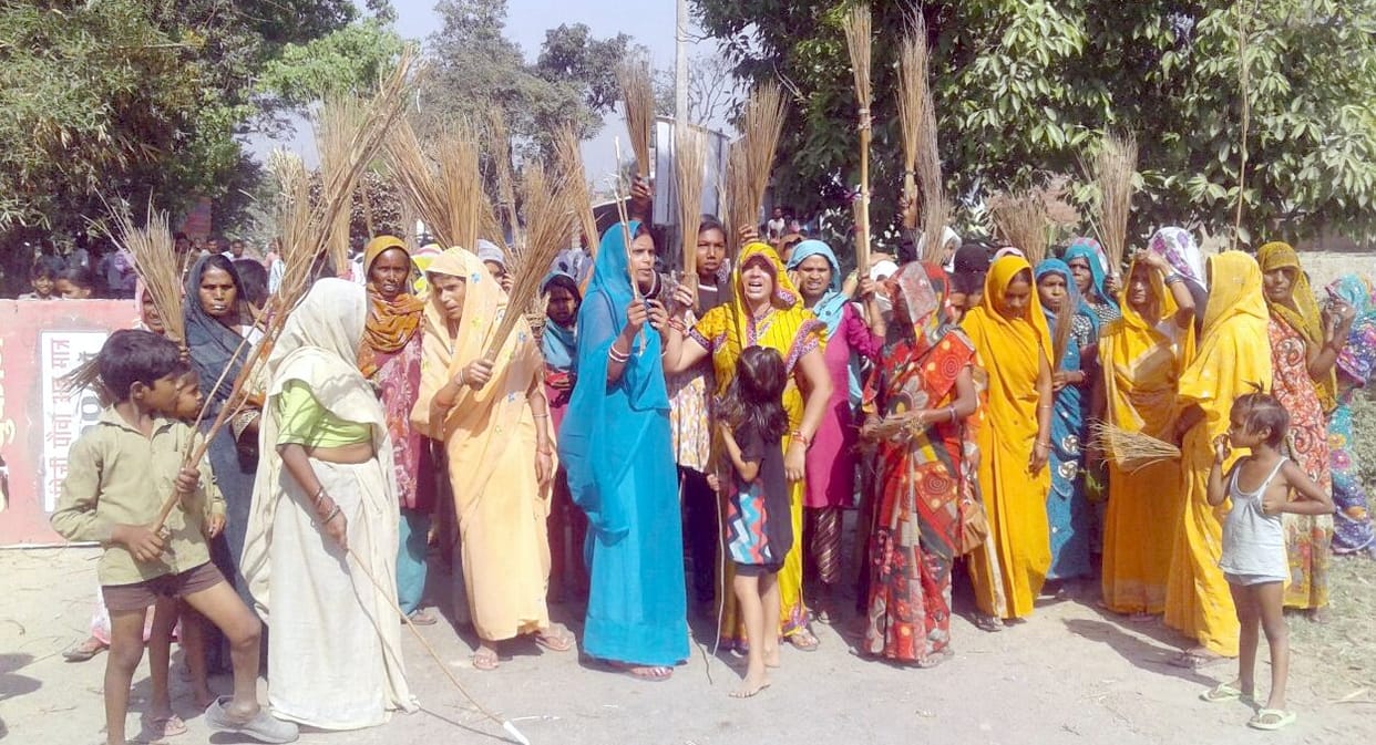 Women flutter on keeping the Khok of liquor shop