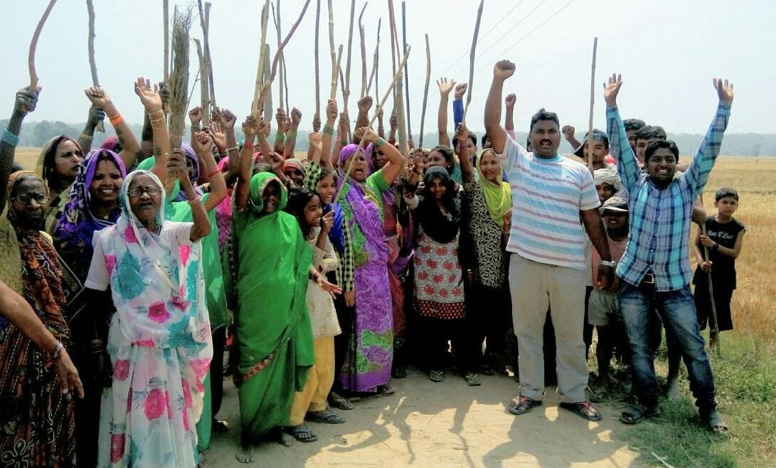protest against wine shop 2