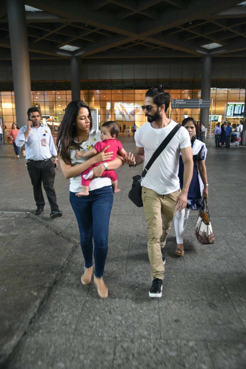 shahid kapoor and meera kapoor snapped with daughter misha at airport