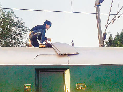 garib rath roof broaken