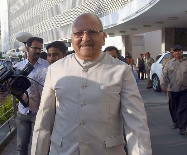 UPPSC chairman meets CM adityanath.