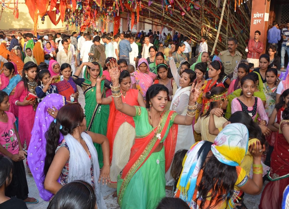 Mahagauri offered Nejha and offerings and blessed with happiness