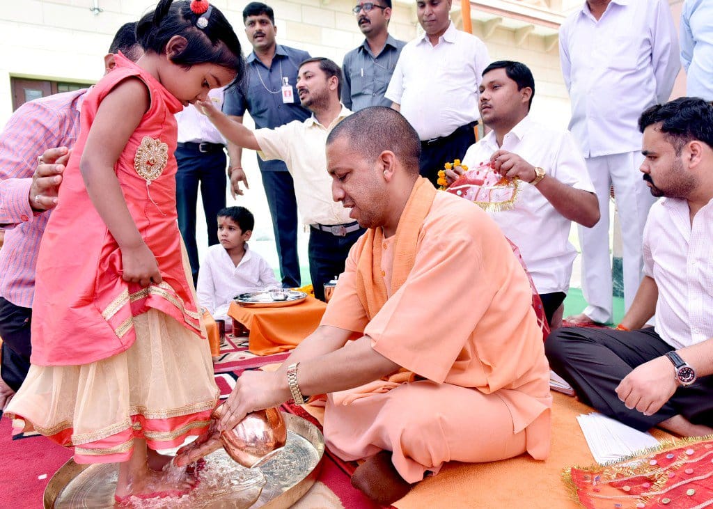 kanyabhoj by up cm adityanath yogi on navami