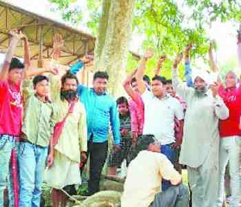 Death of two cows, people protest