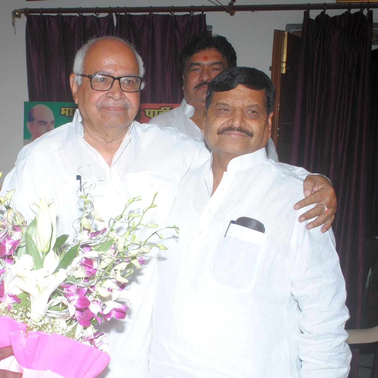  shivpal singh yadav meets hridaya narayan dikshit.