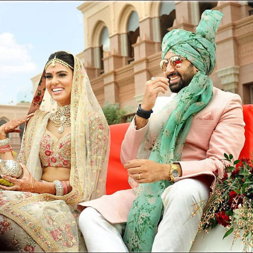 Amitabh Bachcan & Abhishek Bachchan Attend Wedding In Abu Dhabhi, Aishwarya Was Missing