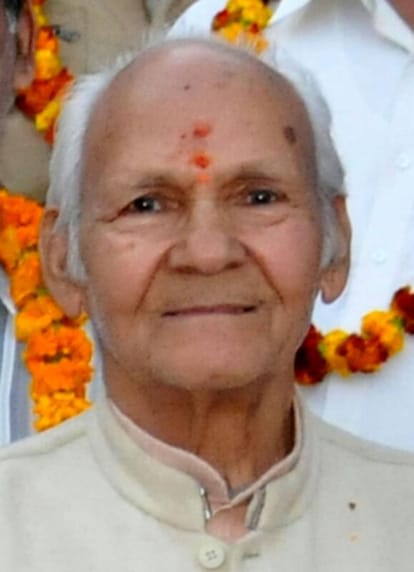 Senior Congress leader murdered by unknown