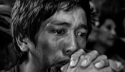 helpless father wanders for 4 hours to save his child 