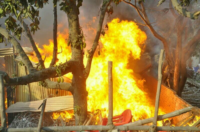 tent house in lucknow caught fire in lucknow