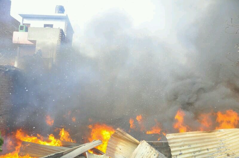 tent house in lucknow caught fire in lucknow