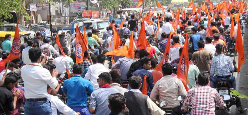 Hindu Yuva Vahini and Bhima Army activists dispute over flagging in Ballia