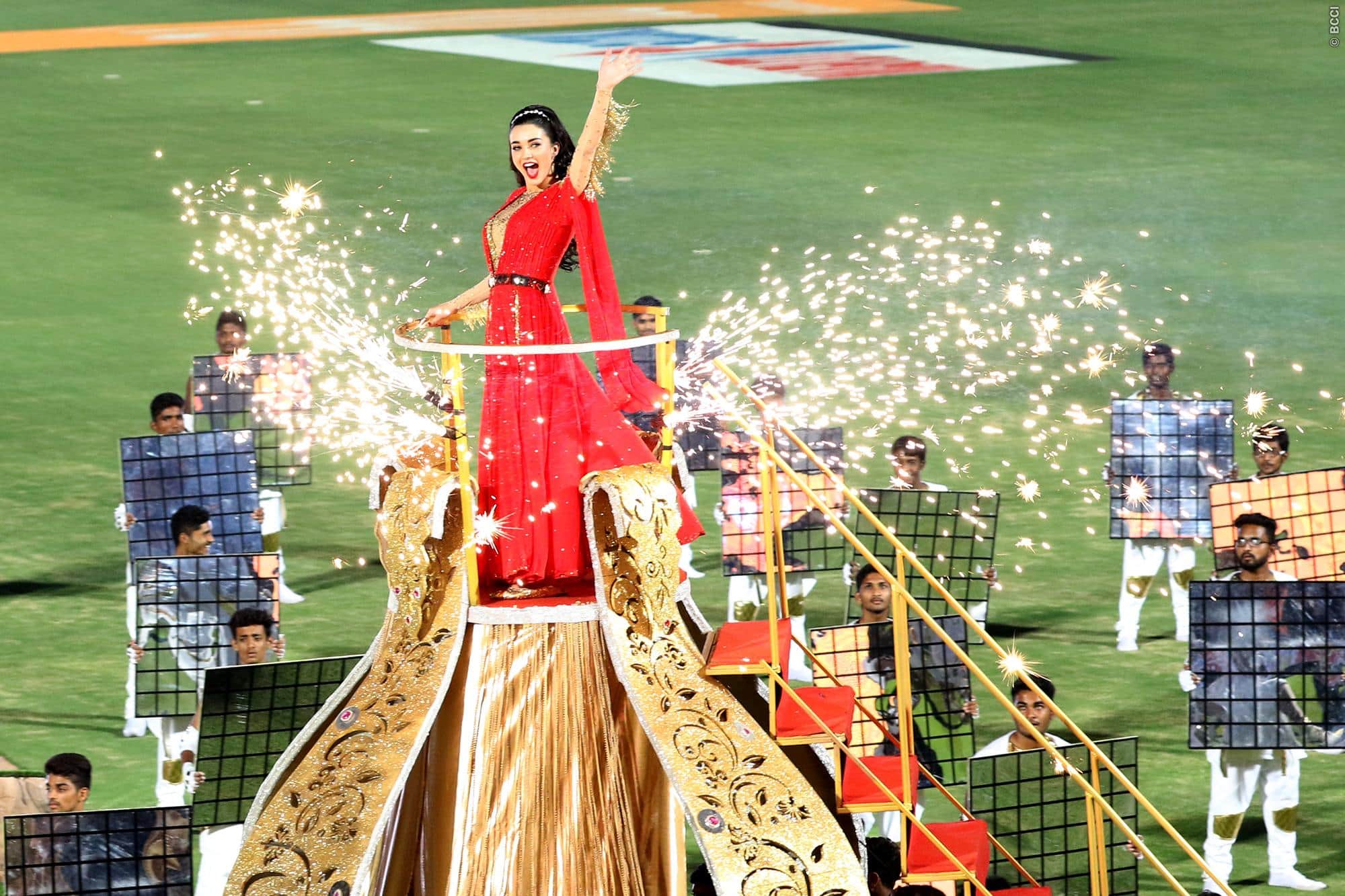 IPL 2017: mystery girl Hijack Amy Jackson opening Ceremony performance 