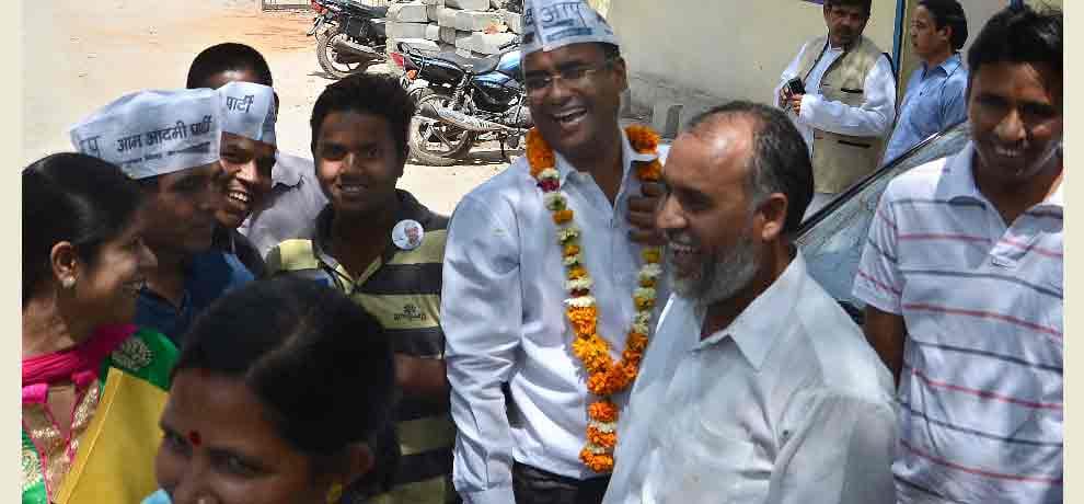 aap given tickets to purvanchali in mcd election in delhi