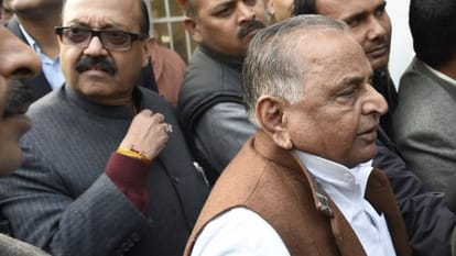 After losing, know what are these days Akhilesh Yadav?