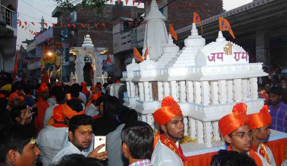 ram navmi shobha yatra with weapons at kanpur